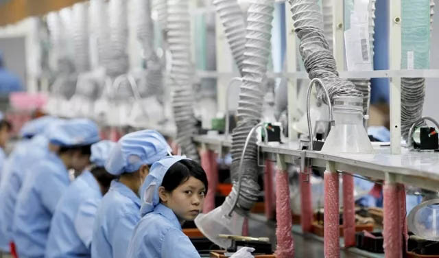 未來幾年,制造業(yè)、服務業(yè)等勞動密集型產(chǎn)業(yè)的招工將更加困難,勞動力成本也必將日益高漲
